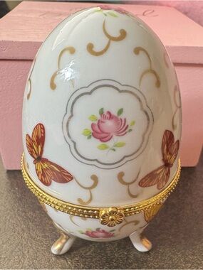 Vintage Porcelain Decorative Egg Trinket Box with Pink Rose & Butterflies